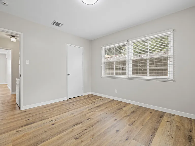 2348 Del Mar Rd — Photo 14