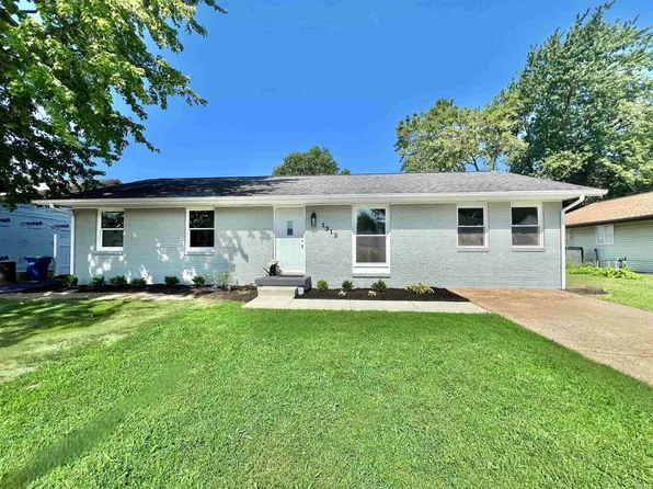 1312 Stratford Dr, Boonville, IN 47601