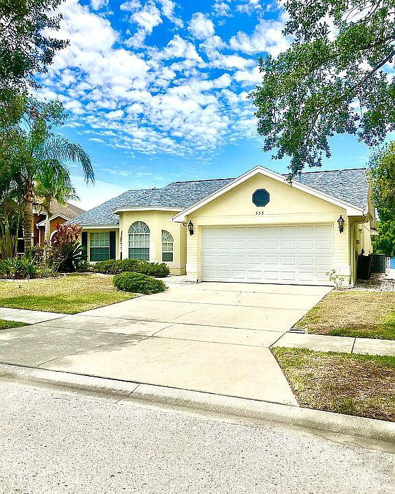 1st image of 556 Village Dr