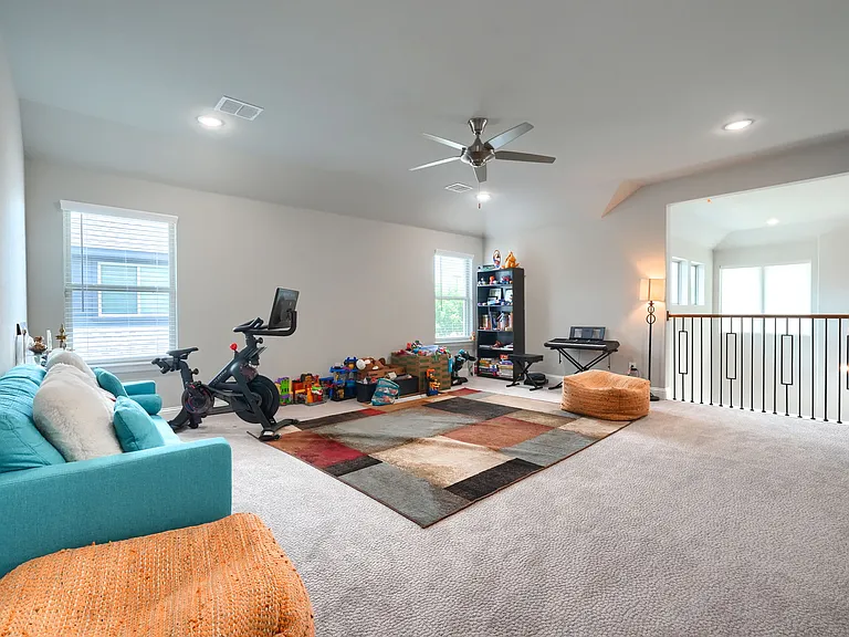 2446 Bainbridge Dr — Photo 17