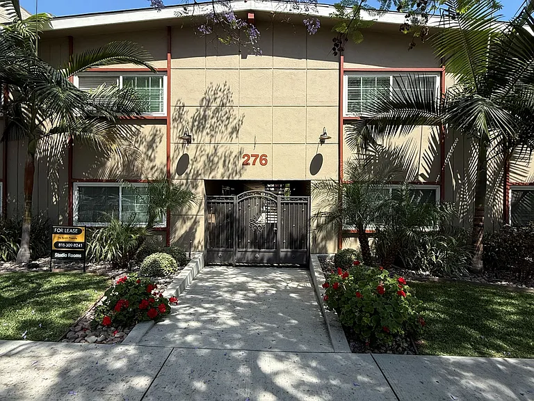 276 S Sierra Madre Blvd #18 — Photo 11