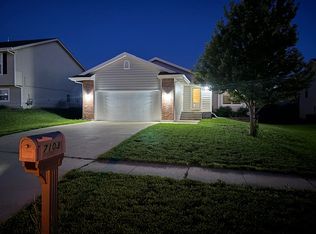 7103 SW 18th St, Topeka, KS 66615