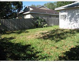 5th image of 3292 Cloverplace Dr