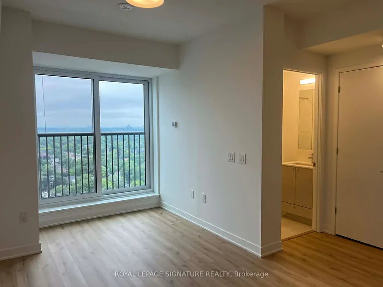 10 Oak St #2309 — Photo 4