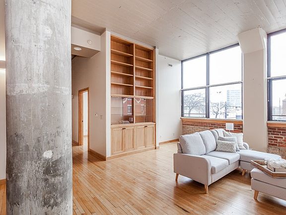 4th image of 109 W Washington Ave APT 7