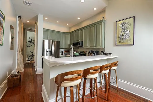 1225 Coliseum St — Photo 9