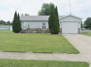 601 Follett Ln, Fremont, IN 46737