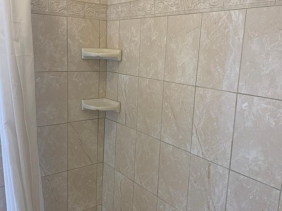 4th image of 61 Kenwood St #2