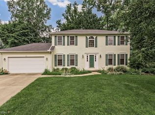 350 Branford Ln, Richmond Heights, OH 44143