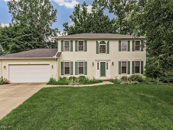 350 Branford Ln, Richmond Heights, OH 44143