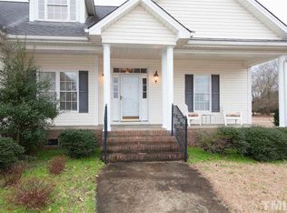 130 Stonehenge Dr, Dunn, NC 28334