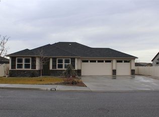 584 Hunter St, Richland, WA 99352