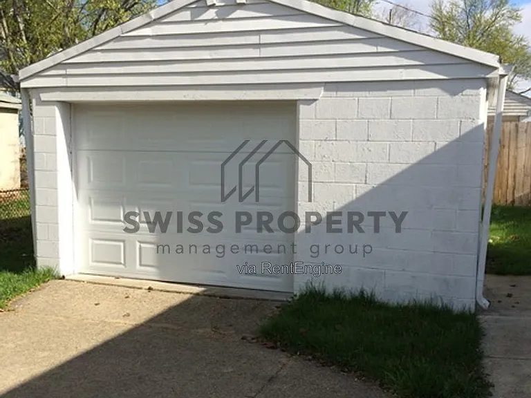 3381 Norwood St — Photo 16