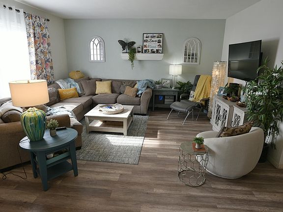 5th image of 2113 5th St E