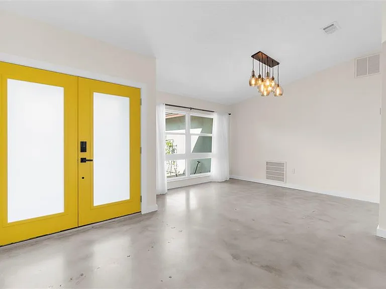 4250 Marlowe Dr — Photo 9