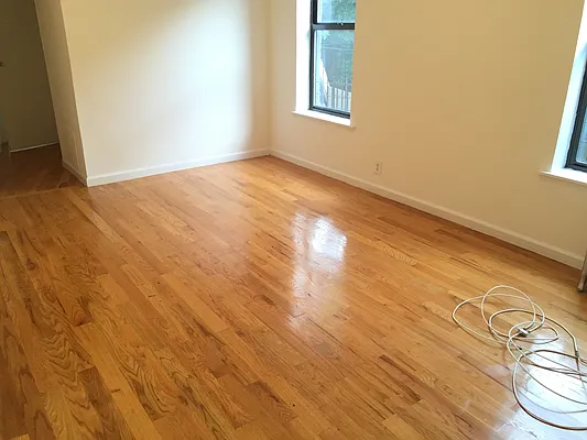 Rented by Zuz Realty | media 22