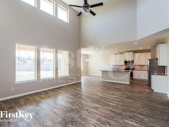 3rd image of 28008 Langsdale Ct
