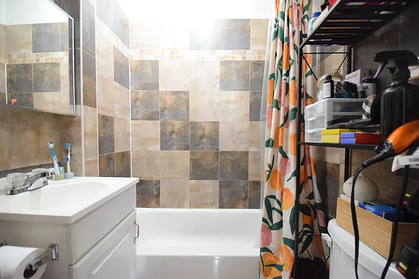 Rented by Douglas Elliman | media 24