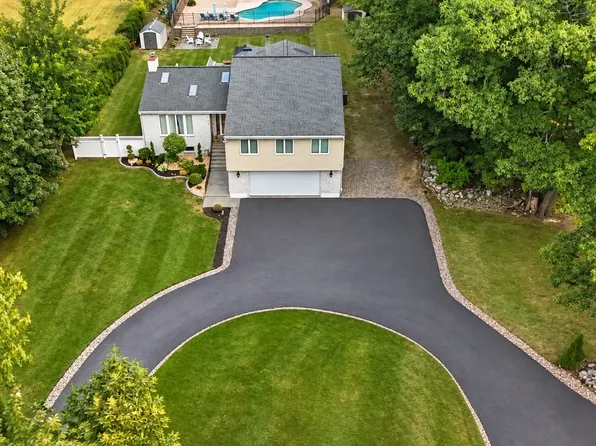 117 Dayton St, Danvers, MA 01923
