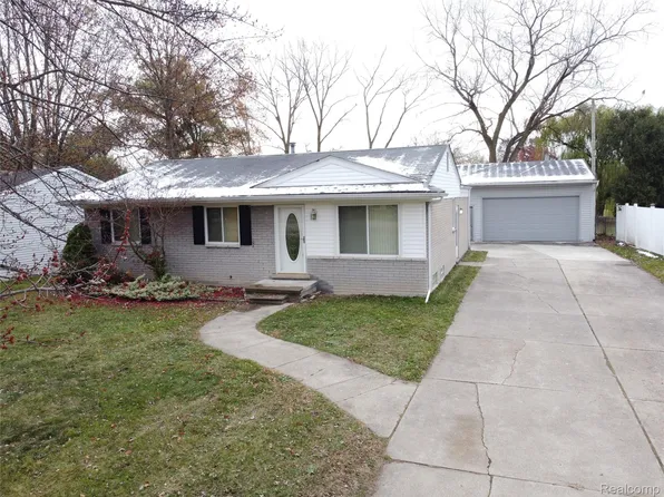 48118 Forbes St, New Baltimore, MI 48047