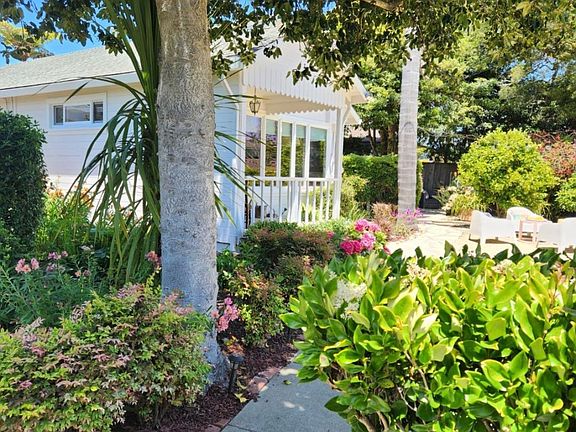 5th image of 4305 Portola Dr