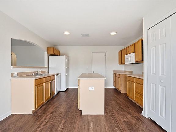 5th image of 11331 Ivy Flower Loop