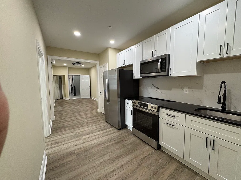 2 bed, $1,600 — Photo 1