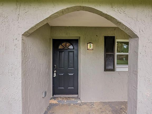 5th image of 28042 LOIS DRIVE