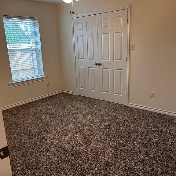315 College Ave — Photo 13