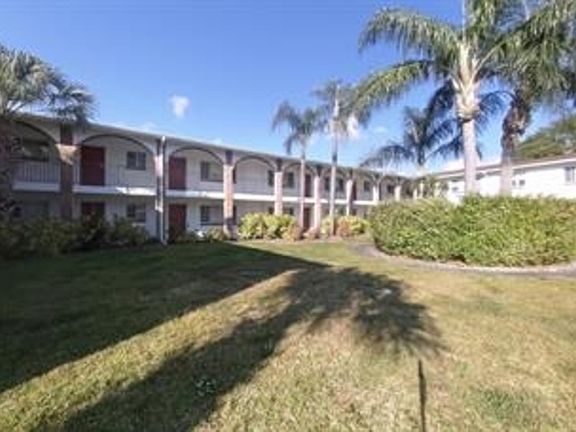 5th image of 4729 39th Ave N #202
