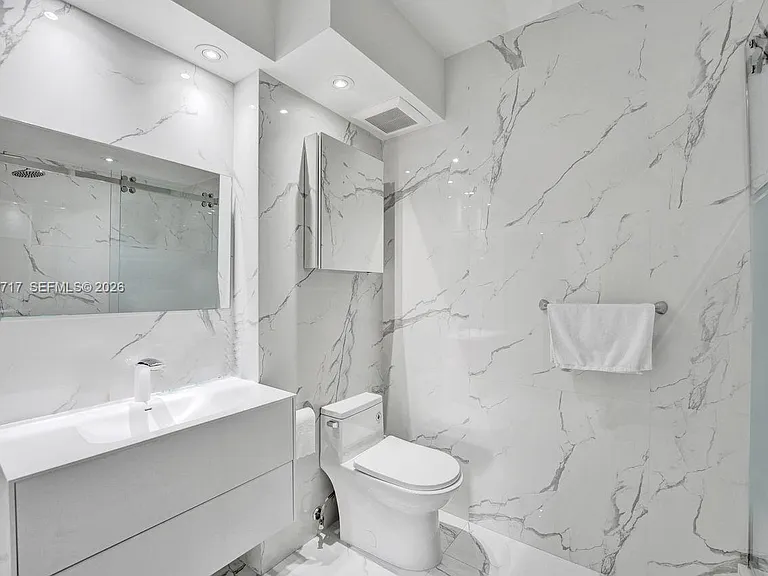 20281 E Country Club Dr #2209 — Photo 55