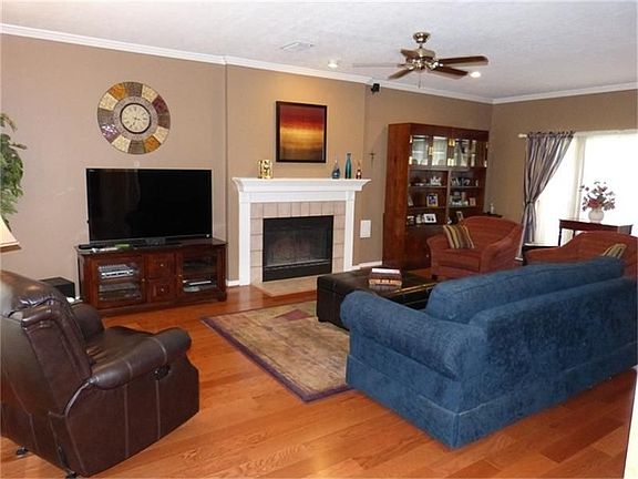 5th image of 6406 Brittany Park Ln