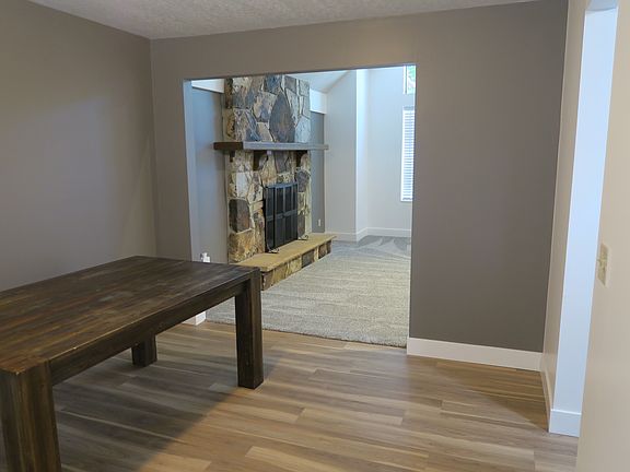 5th image of 9494 S Pinedale Cir
