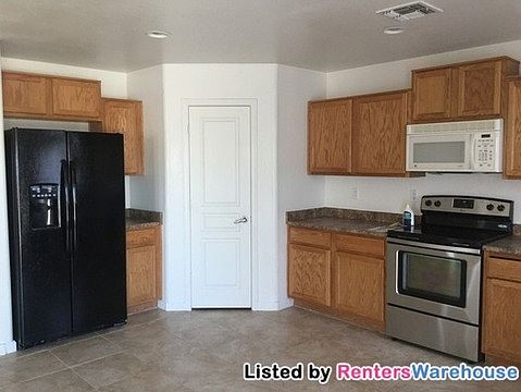 5th image of 1476 E Christopher St