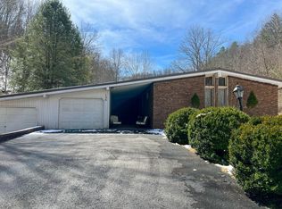 156 Davidson Dr, Carrie, KY 41725