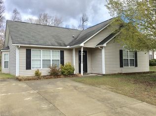 938 Londonderry Dr, High Point, NC 27265