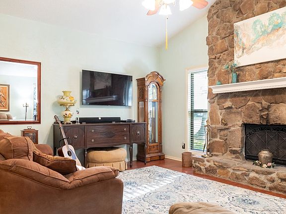 2nd image of 7182 Hillshire Dr