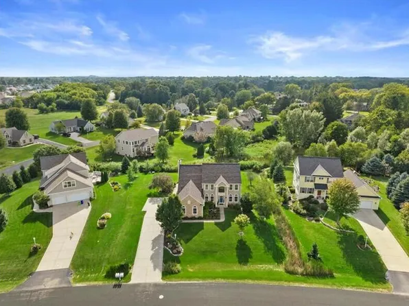 W351N5747 Westshore ROAD, Oconomowoc, WI 53066