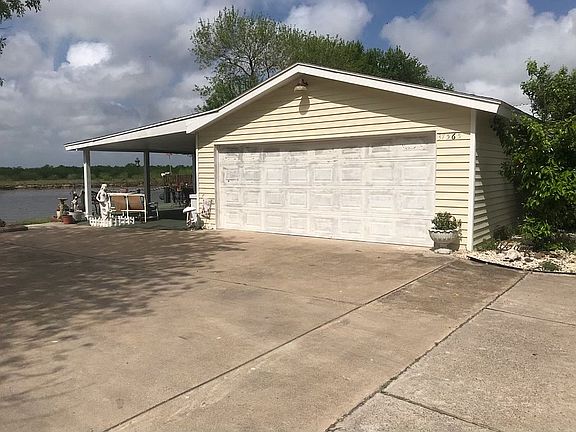 Garage and extra parking
