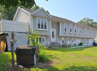 17 Jeanette Dr, Chicopee, MA 01013