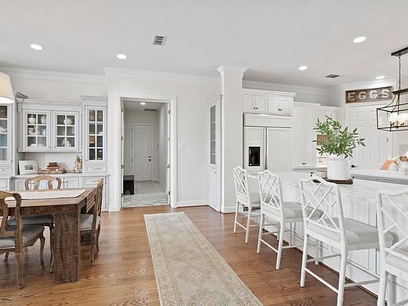 2nd image of 369 W Hill Dr