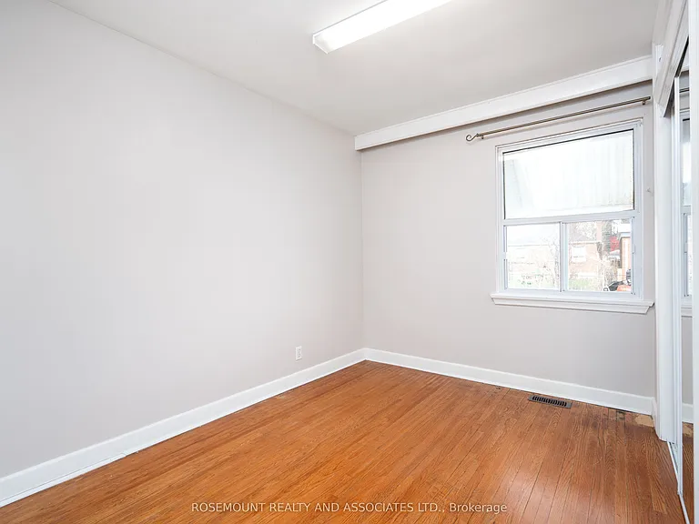 32 Maywood Park #UPPER — Photo 16