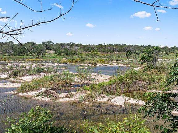 3rd image of 425 Pedernales Oaks Dr