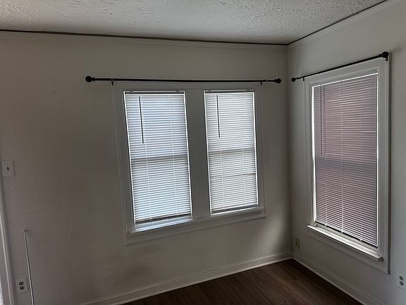3rd image of 119 & 121 Flower St