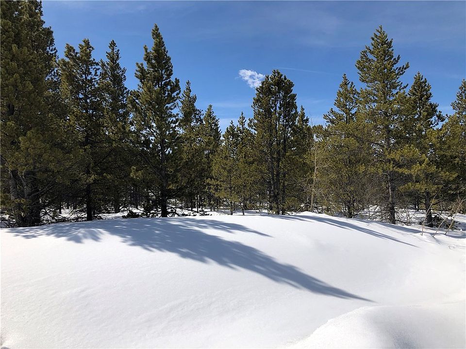 2nd image of 735 Apline Cirque