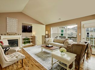 N17W26541 Meadowgrass Cir, Pewaukee, WI 53072