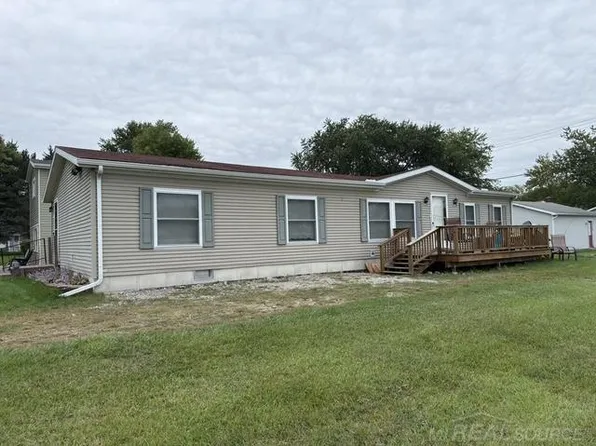 7497 Cardinal Rd, Lexington, MI 48450