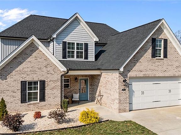 3rd image of 3821 Friendship Ledford Rd