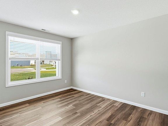 3rd image of 665 Dobby Ct