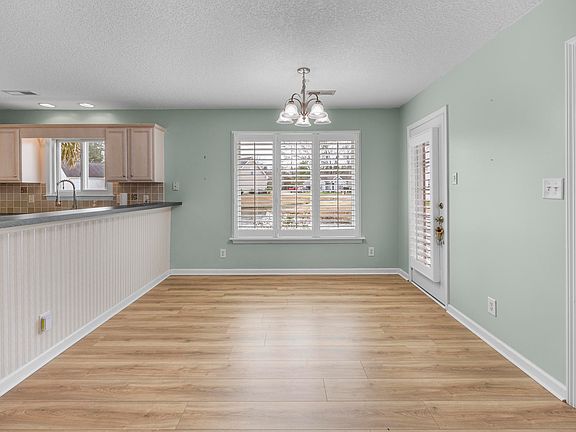 5th image of 722 Downing Ct.